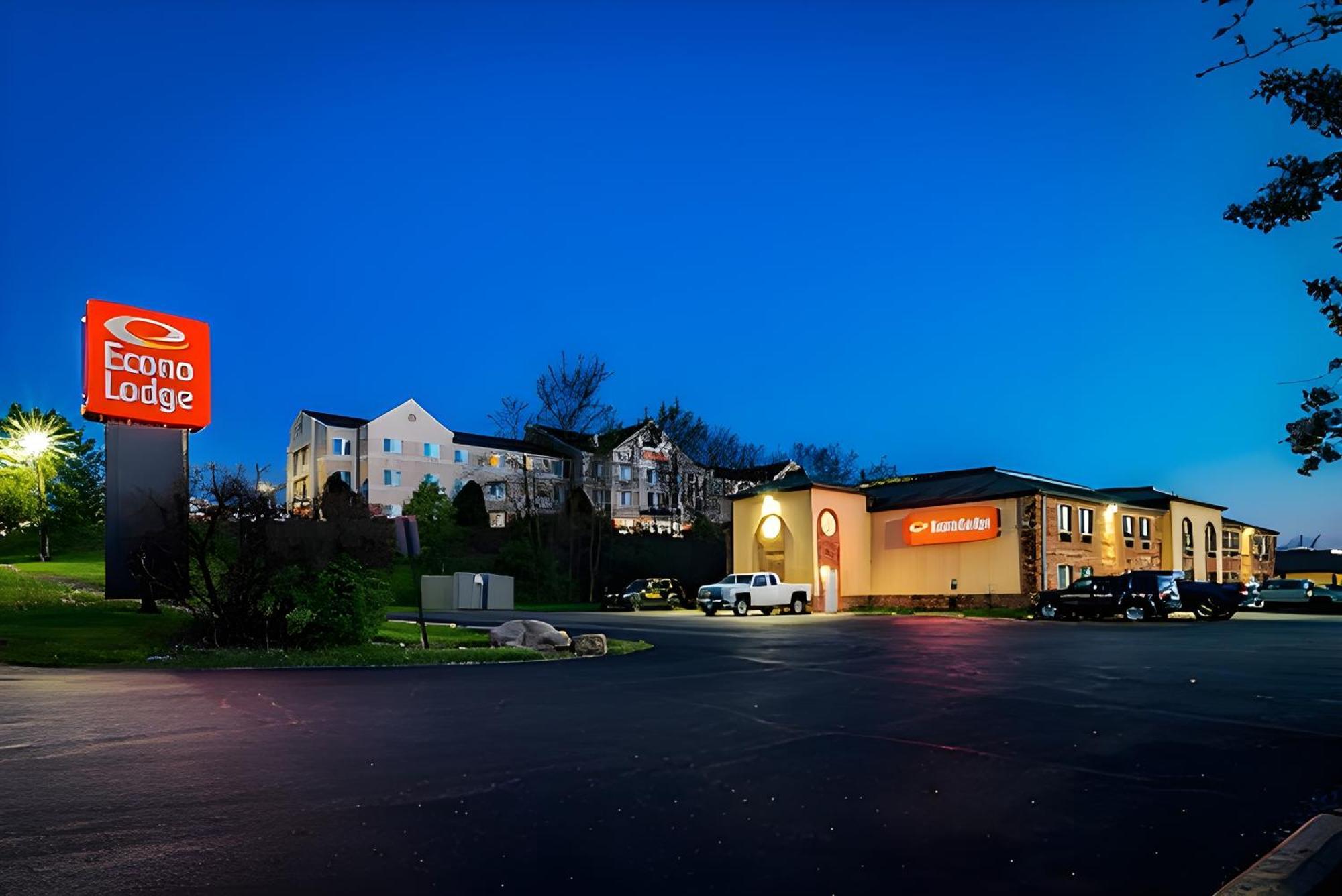 Econo Lodge Cleveland Southeast - Kent Streetsboro Buitenkant foto
