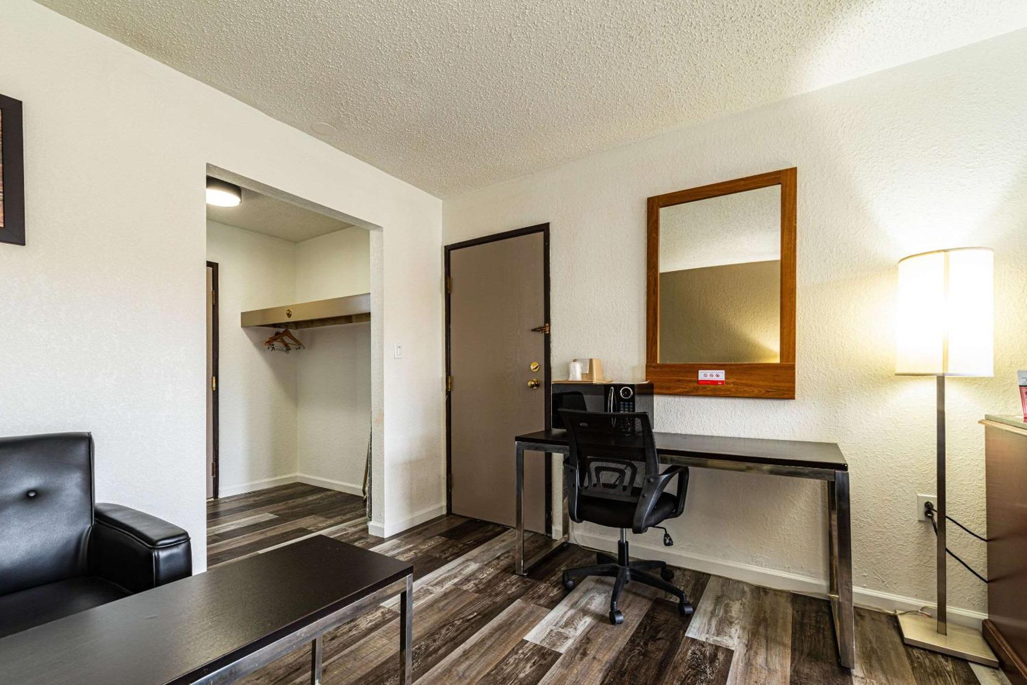 Econo Lodge Cleveland Southeast - Kent Streetsboro Buitenkant foto