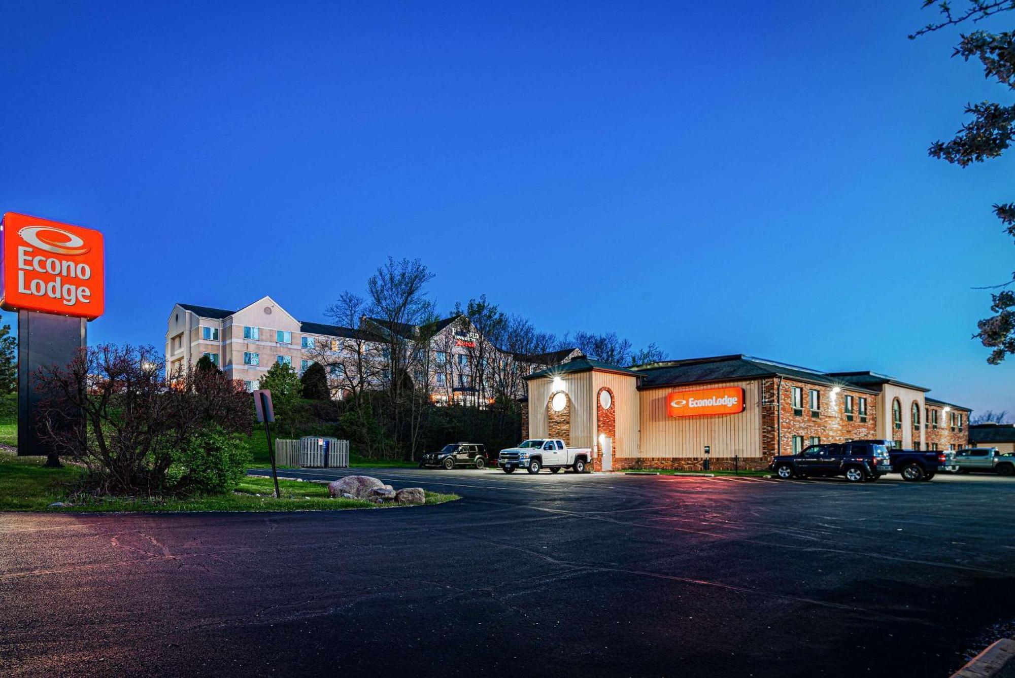 Econo Lodge Cleveland Southeast - Kent Streetsboro Buitenkant foto