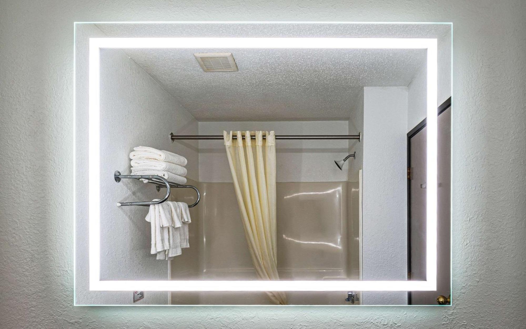 Econo Lodge Cleveland Southeast - Kent Streetsboro Buitenkant foto