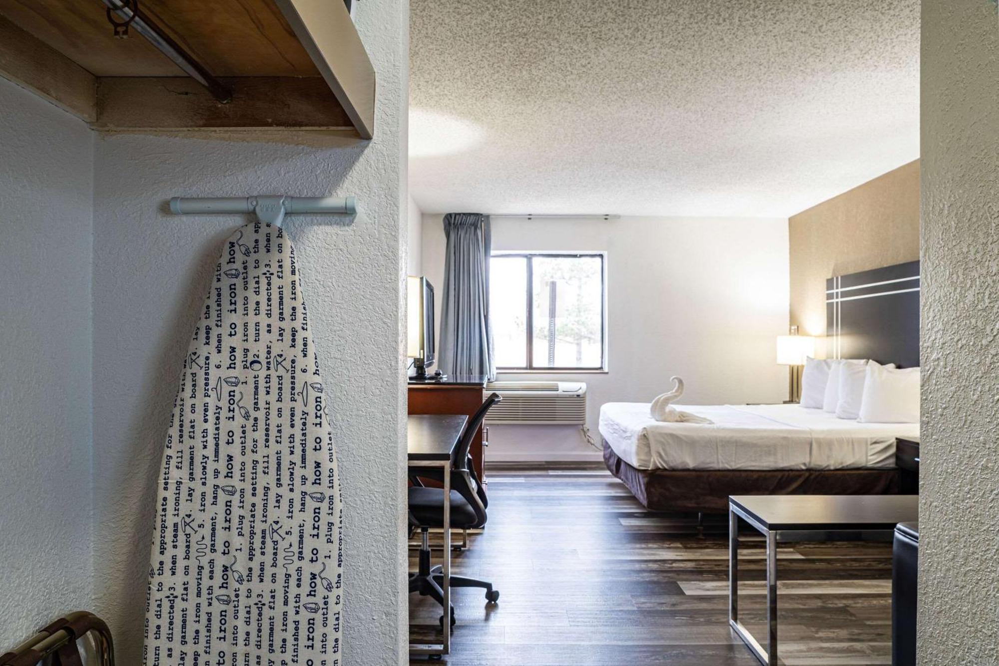Econo Lodge Cleveland Southeast - Kent Streetsboro Buitenkant foto