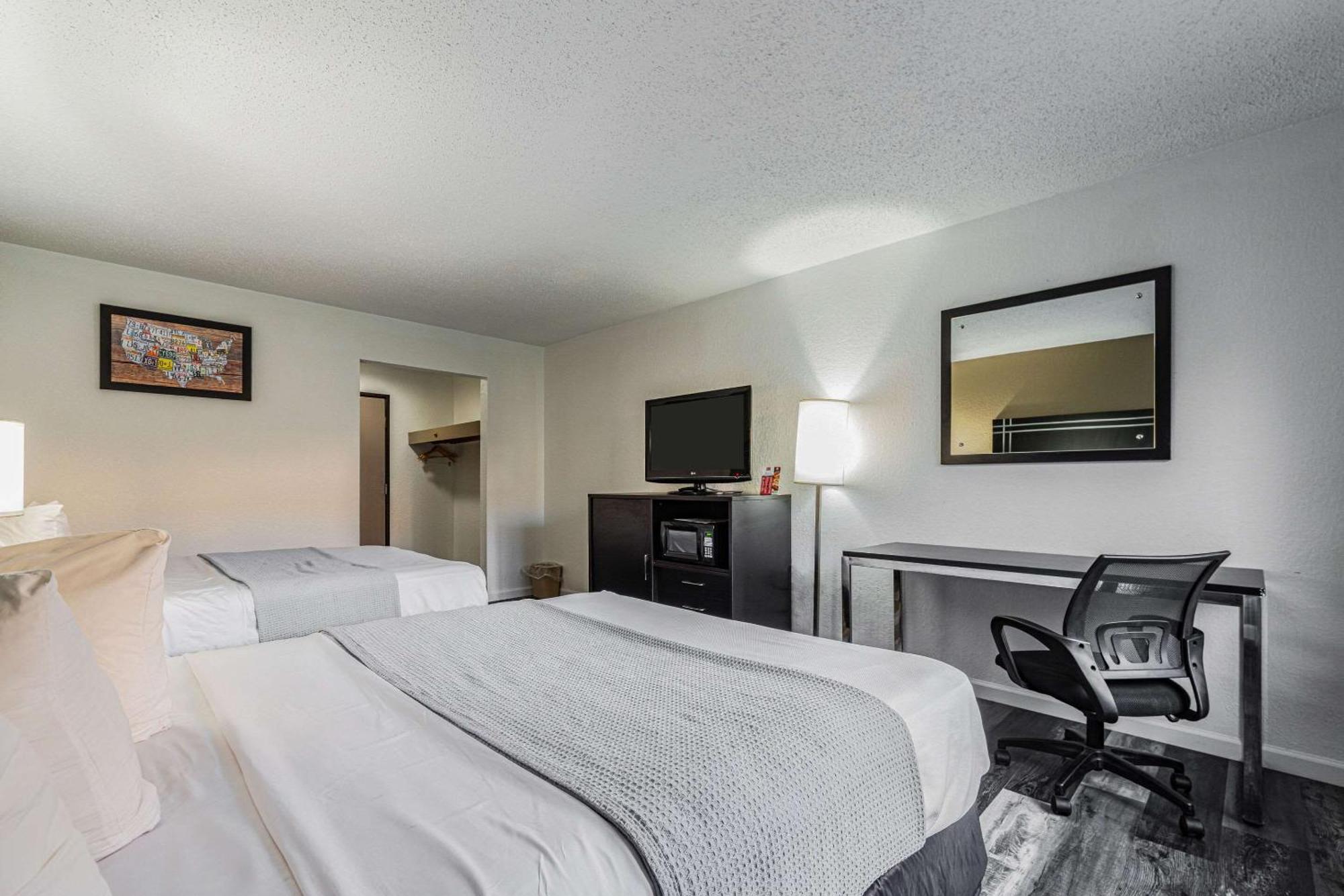 Econo Lodge Cleveland Southeast - Kent Streetsboro Buitenkant foto