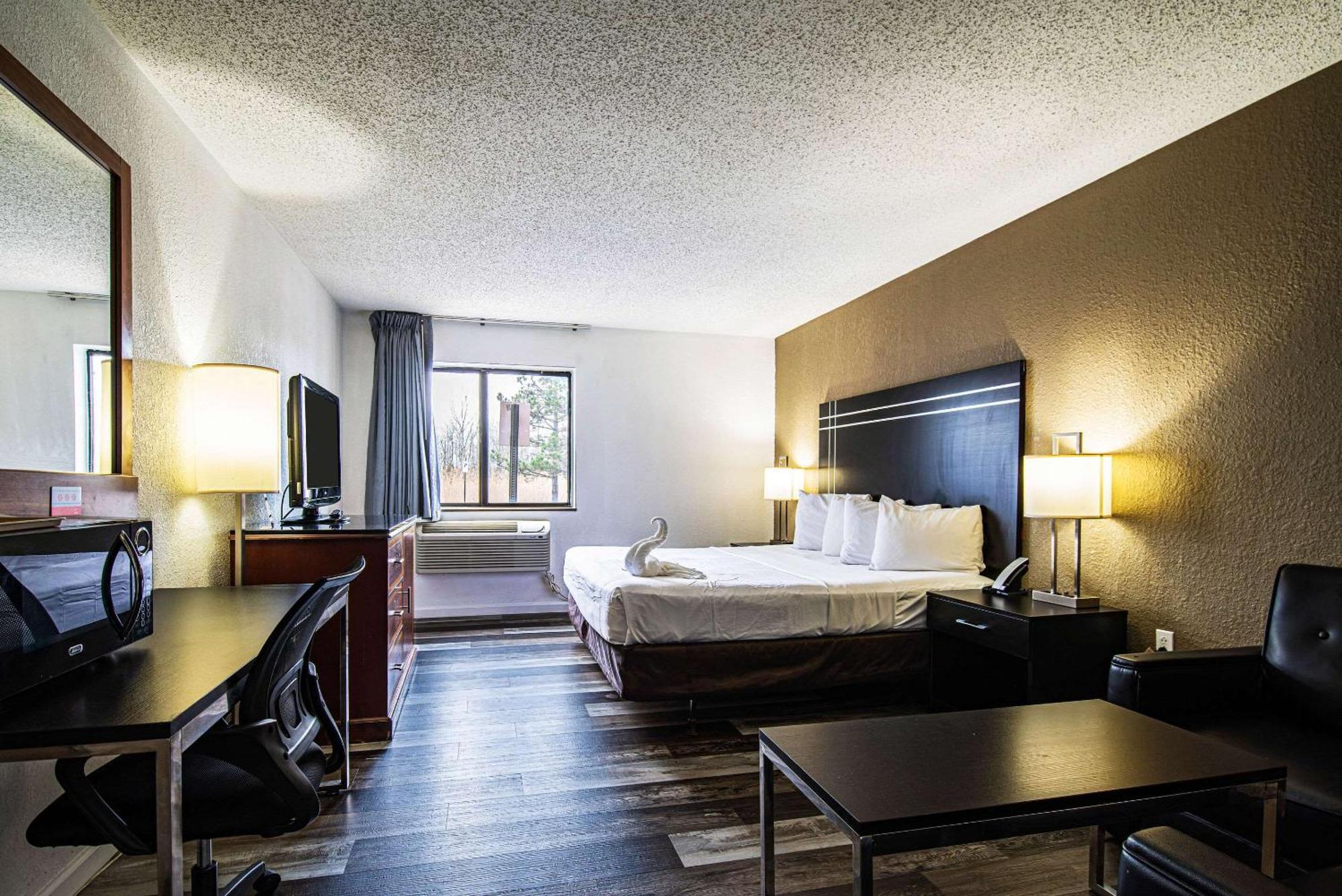 Econo Lodge Cleveland Southeast - Kent Streetsboro Buitenkant foto